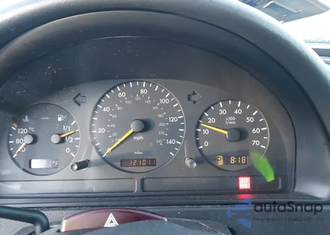 2002 Mercedes-Benz Ml 320 z USA, uszkodzony, nr VIN 4JGAB54EX2A332943